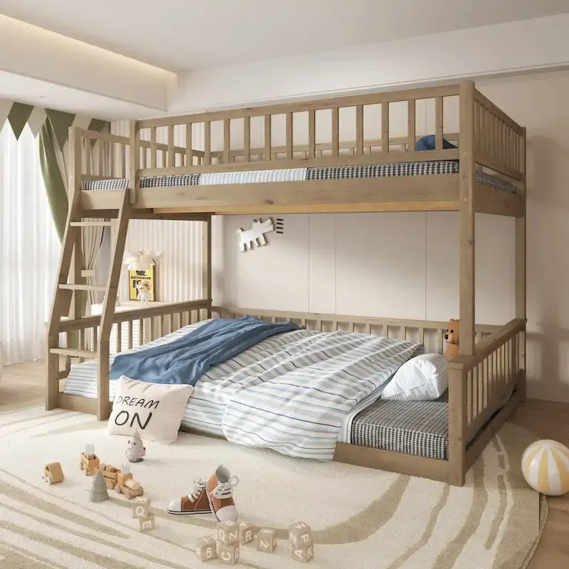 Lit superposé Queen avec échelle et garde-corps, matelas Full XL en haut et Queen en bas