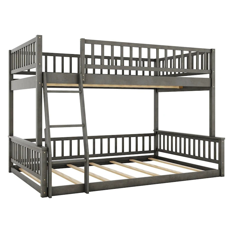 Lit superposé Queen avec échelle et garde-corps, matelas Full XL en haut et Queen en bas