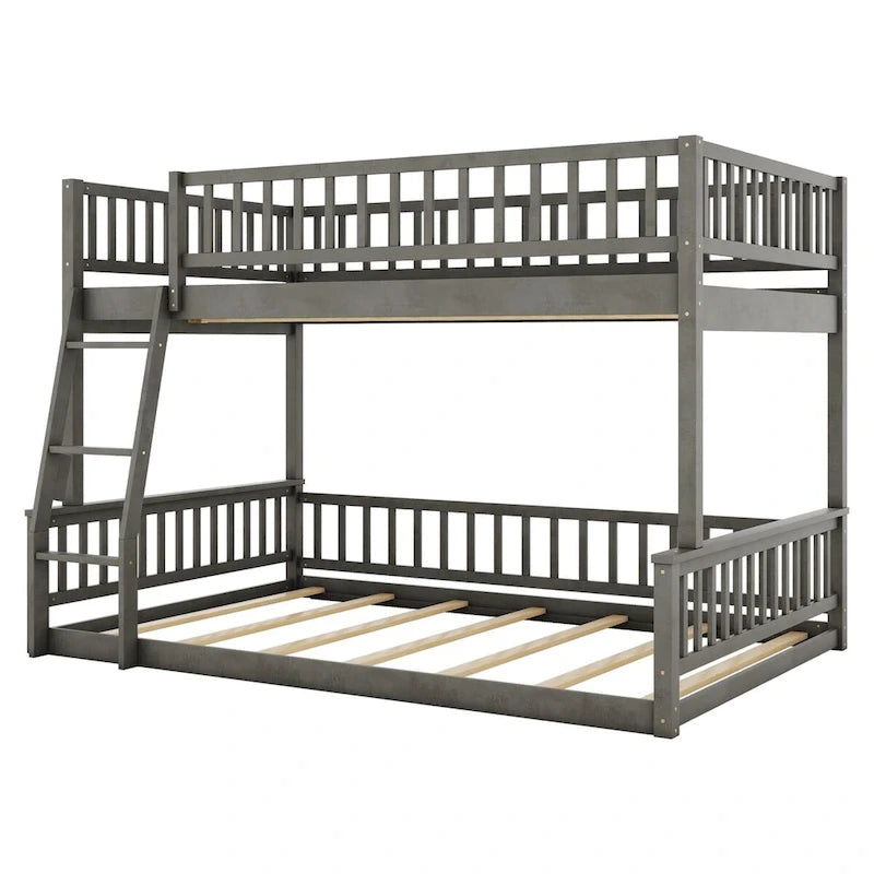 Lit superposé Queen avec échelle et garde-corps, matelas Full XL en haut et Queen en bas