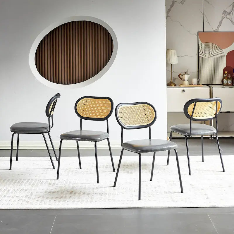 Chaise de salle à manger moderne simple en cuir avec tuyau en métal et dossier en PP
