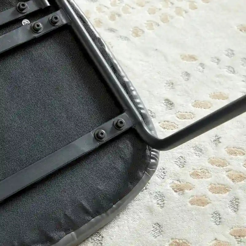 Chaise de salle à manger moderne simple en cuir avec tuyau en métal et dossier en PP