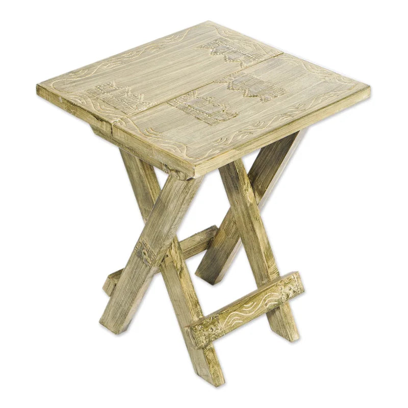 Table pliante en bois faite à la main (Ghana)